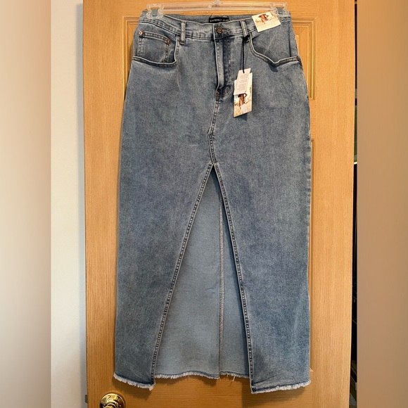 Sincerely Jules Denim Midi Skirt with front slit NWT - Picture 1 of 10